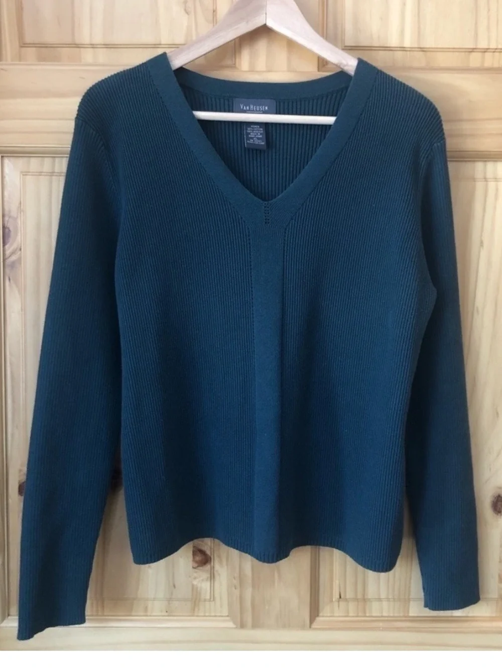 Vintage Van Huesen ribbed v-neck sweater women’s size XL